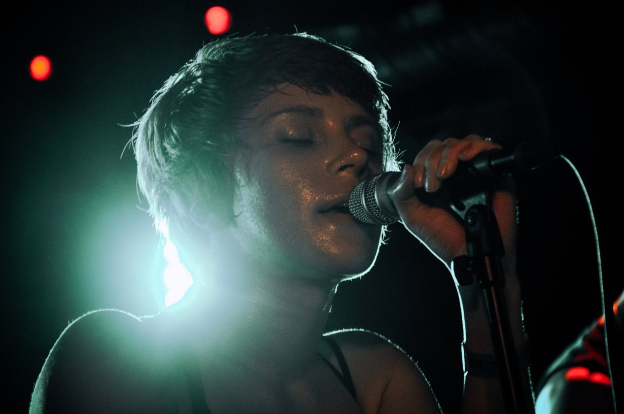 Rolo Tomassi – Die Power des Mathcore im Nacken: Die Briten mit einer kunterbunten Show im Kölner MTC. – Spence.