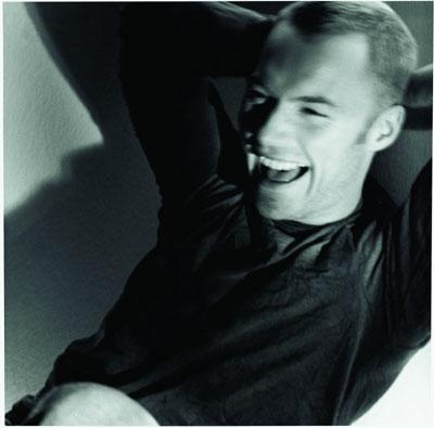 Ronan in Pose ... – Ronan Keating