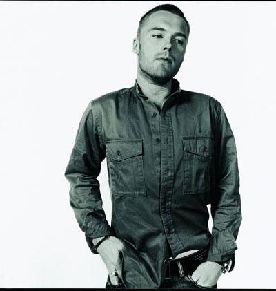 Ronan in Pose ... – Ronan Keating