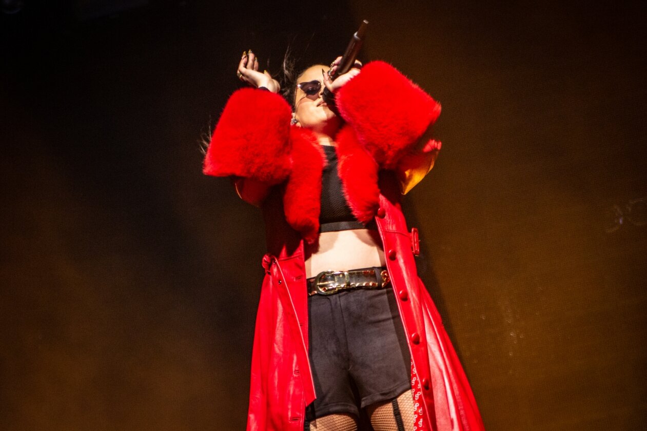 Rosalías Flamenco Pop on stage – kurz nach dem Release von "El Mal Querer". – Rosalía.