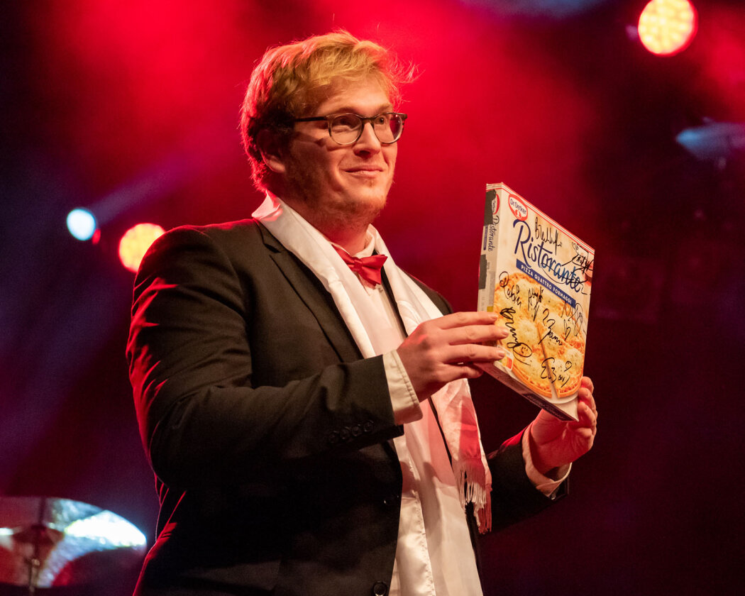 Roy Bianco Und Die Abbrunzati Boys – Die Weihnachtstour von Roy Bianco &amp; Die Abbrunzati Boys. Support: Pizza mit Die Oper. – Die Oper.