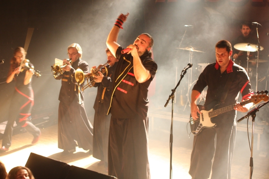 Russkaja mischen den Kulturladen in Konstanz auf. – Russkaja aus Österreich rocken den Kulturladen.