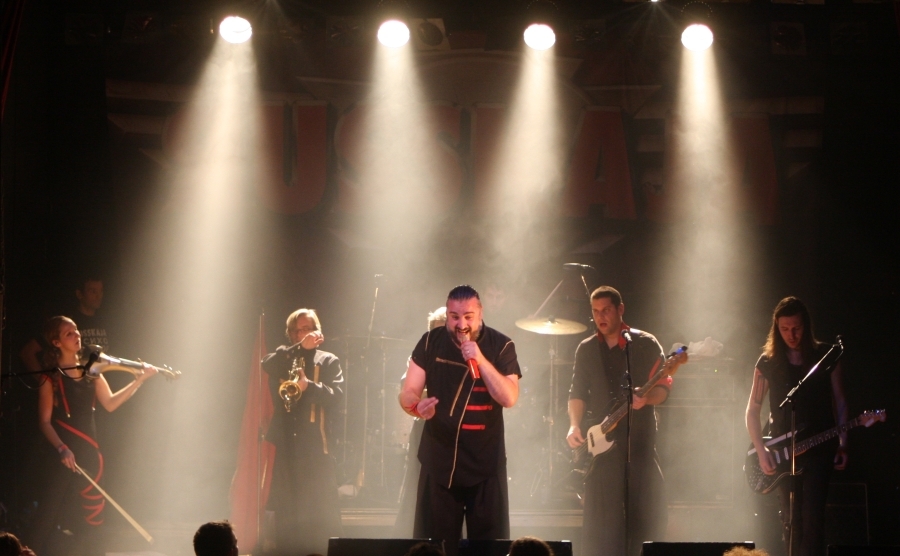 Russkaja mischen den Kulturladen in Konstanz auf. – Russkaja im Konstanzer Kulturladen.