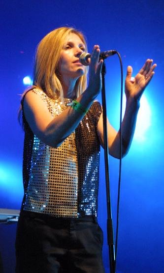 Saint Etienne – Die britische Edel-Pop-Band live im Kölner Jugendpark. – 