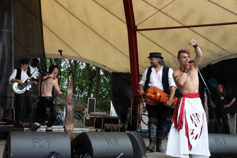 Die Band ist beliebter denn je. – Saltatio Mortis