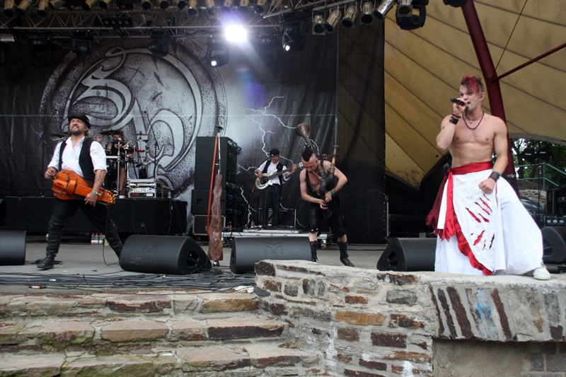 Die Band ist beliebter denn je. – Saltatio Mortis