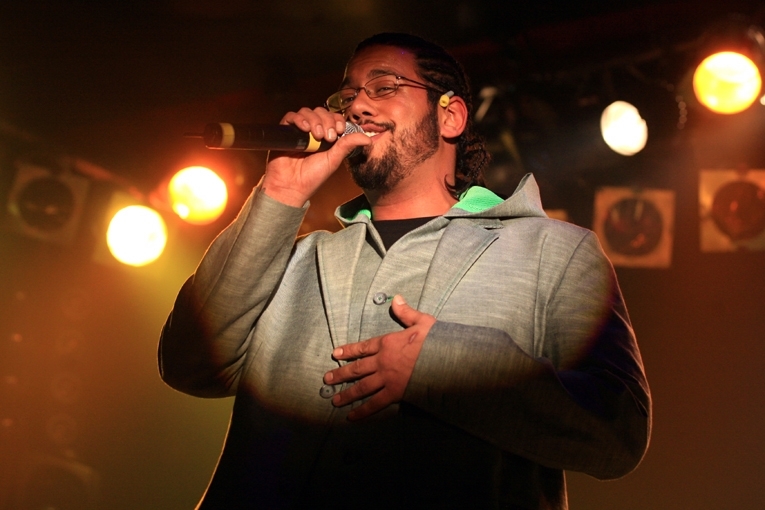 Samy Deluxe – März 2009: Samy stellt im Lido in Kreuzberg sein neues Album vor. – zog er knapp 400 geladene Gäste locker auf seine Seite.