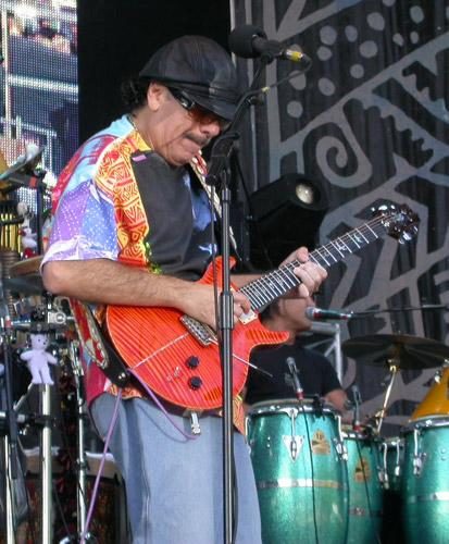 Santana – "My music strives to communicate that message of unity." - Diesmal von Tony Lindsay unterstützt. – 