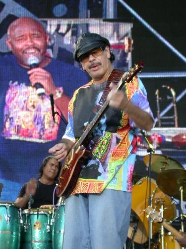 Santana – "My music strives to communicate that message of unity." - Diesmal von Tony Lindsay unterstützt. – 