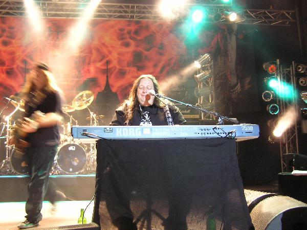 Savatage – Auch wenn Jon Oliva als Sänger/Komponist immer noch groß ist, so sollte er vielleicht weniger saufen. – 