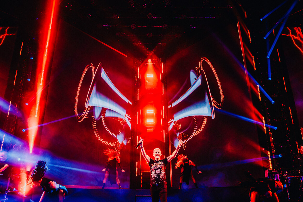 Techno is back: H. P. Baxxter und Co. live. – Scooter.
