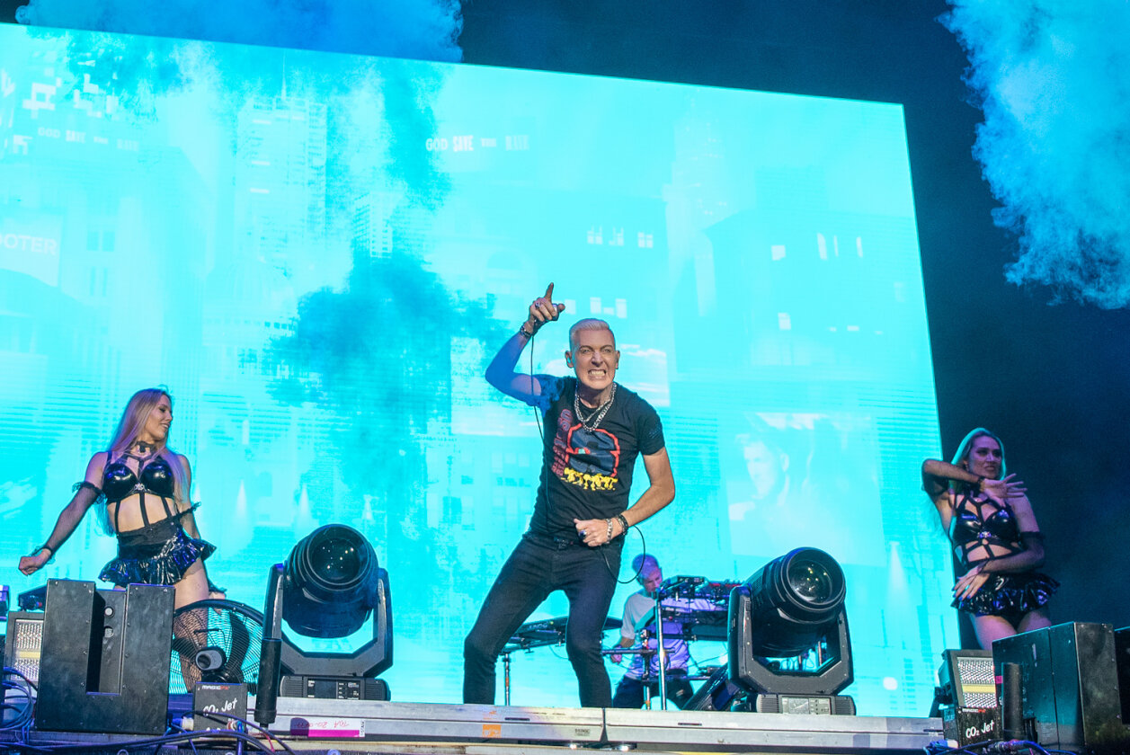 Hyper, Hyper! Heimliche Headliner am Samstag: HP Baxxter und Band. – Scooter.