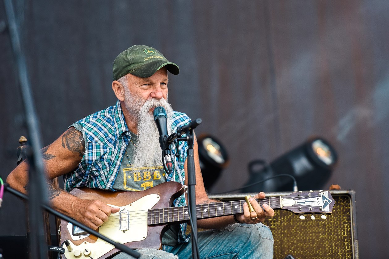 Der Obersympath und Fanliebling am Ring. – Seasick Steve.