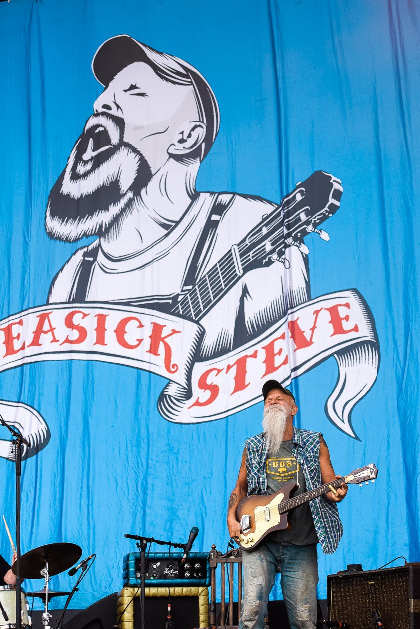 Der Obersympath und Fanliebling am Ring. – Seasick Steve.