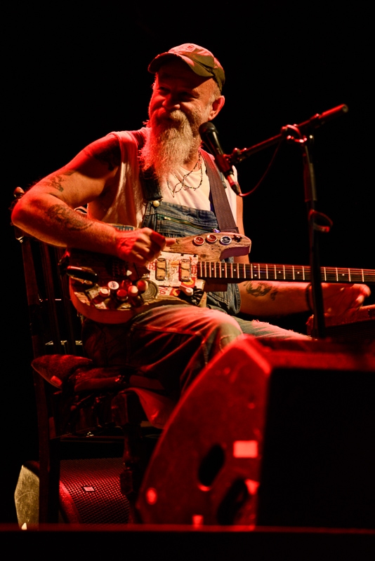 Seasick Steve und seine Gitarren in Zürich. – Seasick Steve, Zürich, 2013