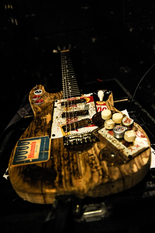 Seasick Steve und seine Gitarren in Zürich. – Seasick Steve, Zürich, 2013