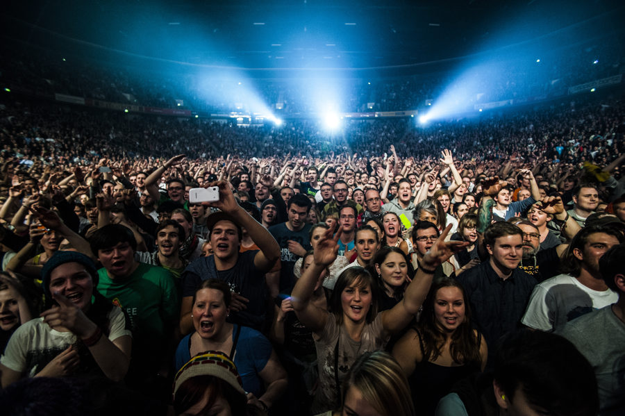 Checkt die Bilder der Überflieger-Truppe aus der Lanxess-Arena . – Seeed.