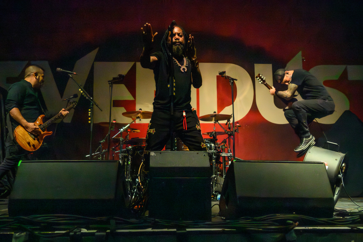 Im Tourtross mit Alter Bridge und Daughtry: die Hardrock/Metal-Truppe aus Atlanta. – Sevendust.