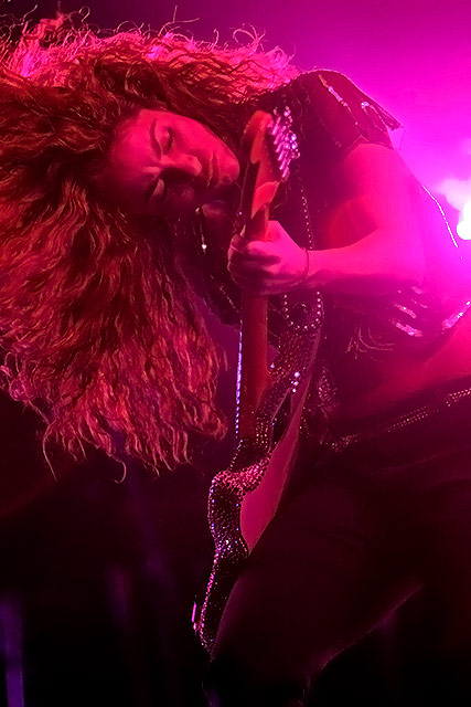 Shakira kommt für das ausgefallene Februar-Konzert zum Nachsitzen nach Köln. – 