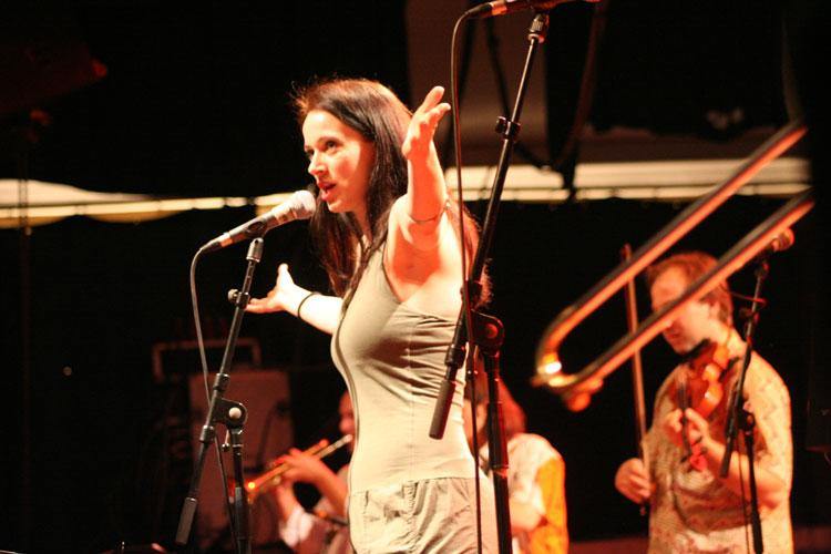 Shantel und das Bucovina Club Orkestar beim Zeltival in Karlsruhe. – 