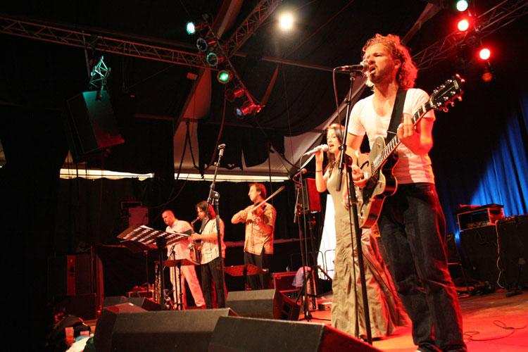 Shantel und das Bucovina Club Orkestar beim Zeltival in Karlsruhe. – 