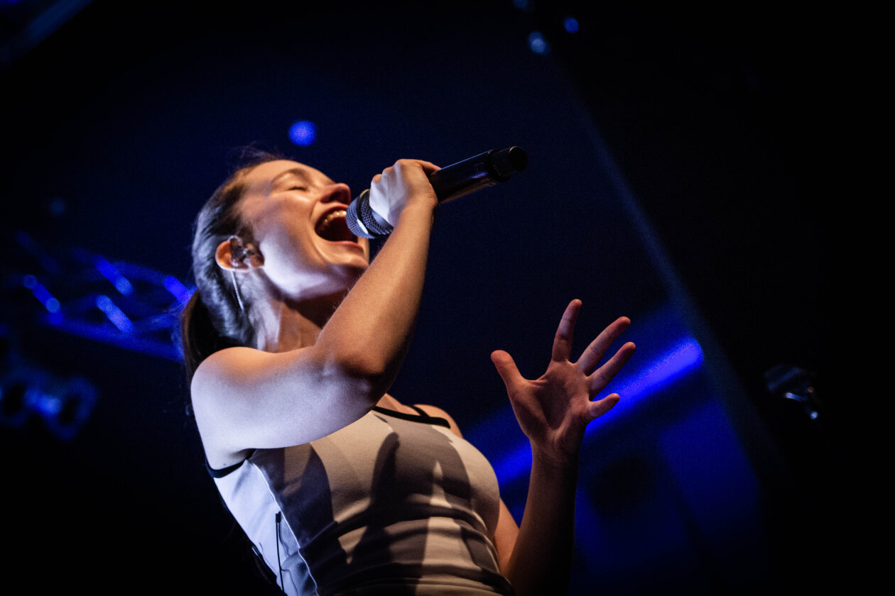 Sigrid mit "How To Let Go" in Berlin. – Sigrid in Berlin.