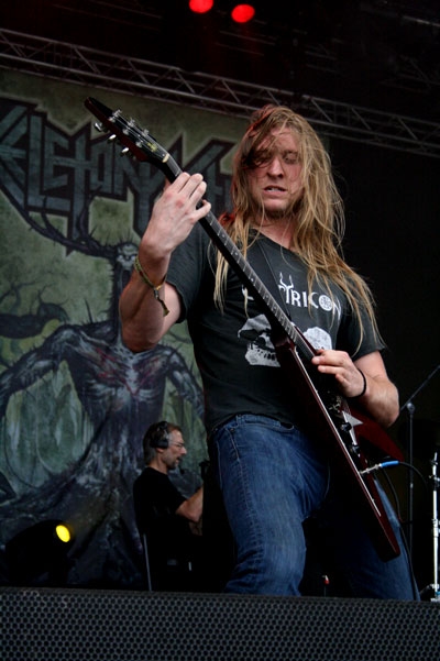 Skeletonwitch – Explodieren förmlich vor Energie – Scott Hedrick