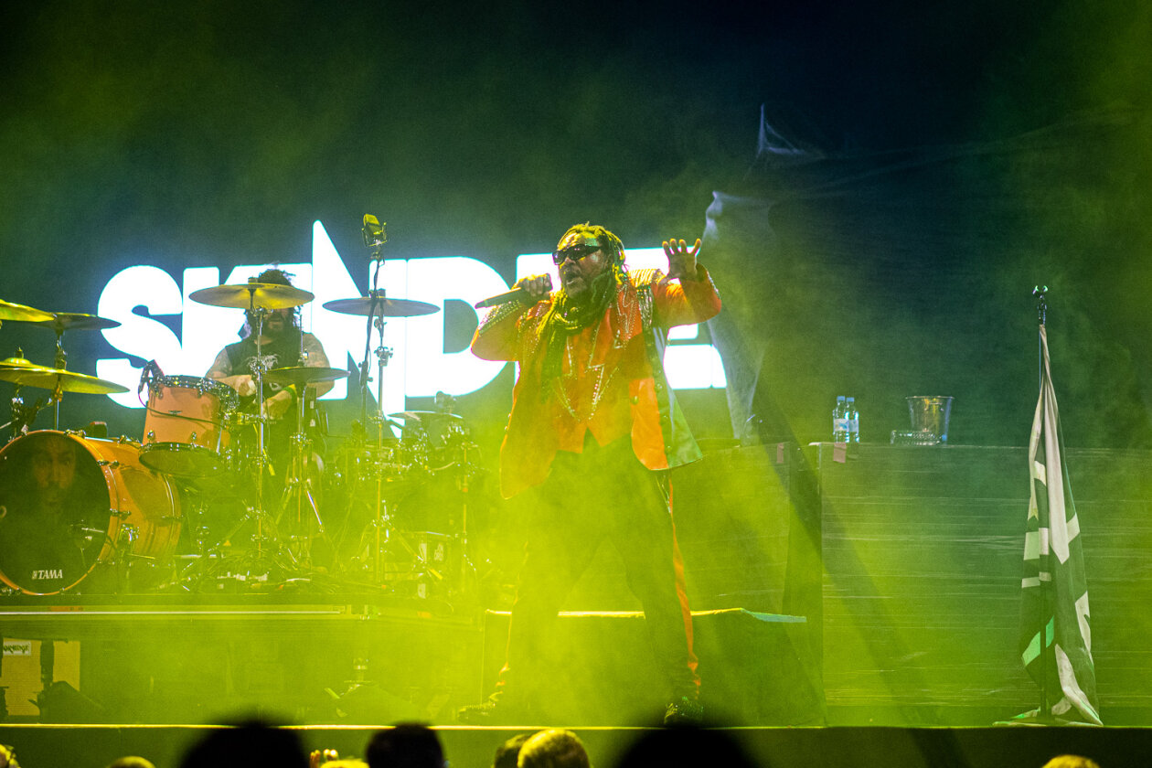 Die Reggae-Metal-Veteranen im Vorprogramm von Volbeat. – Skindred.