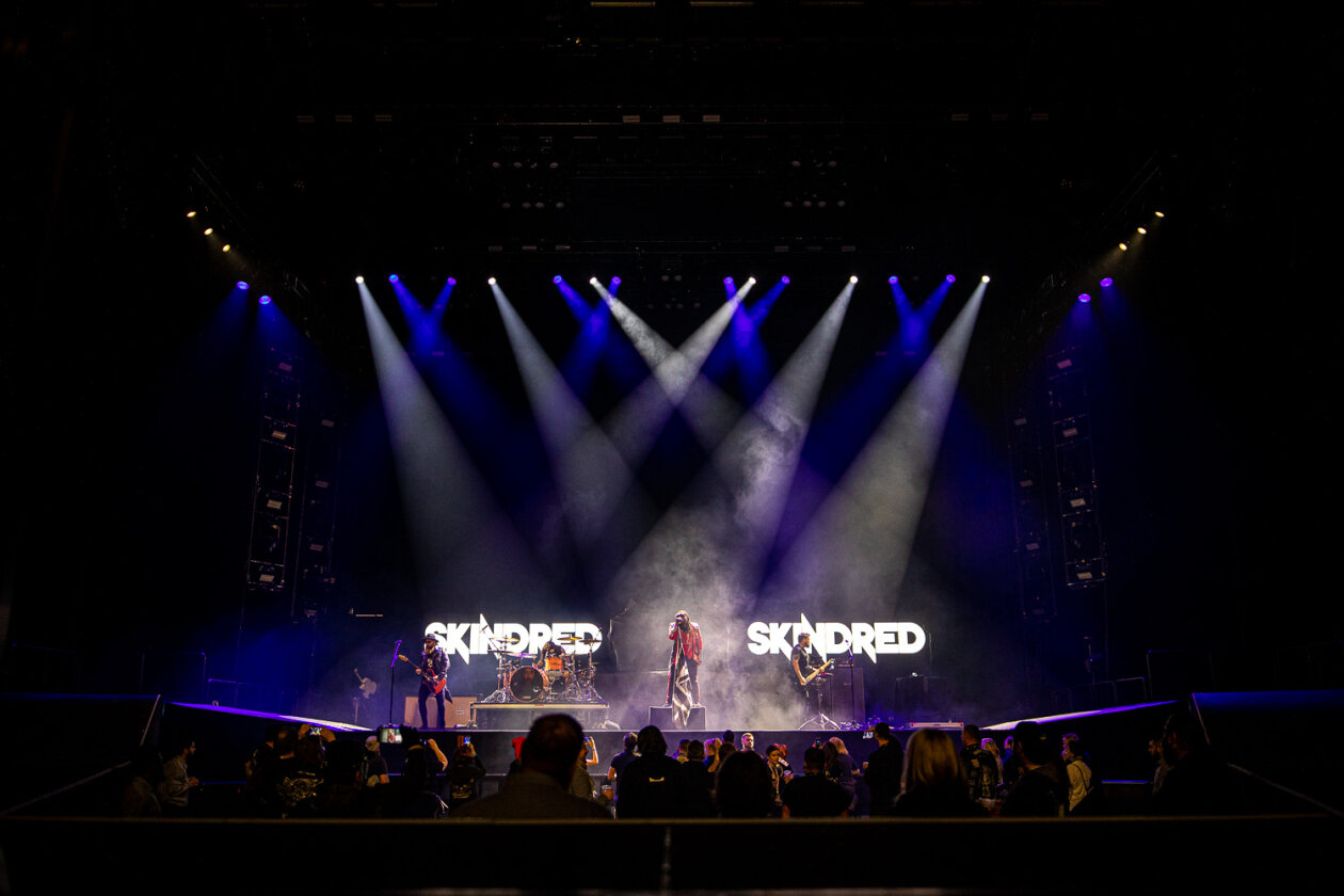 Die Reggae-Metal-Veteranen im Vorprogramm von Volbeat. – Skindred.