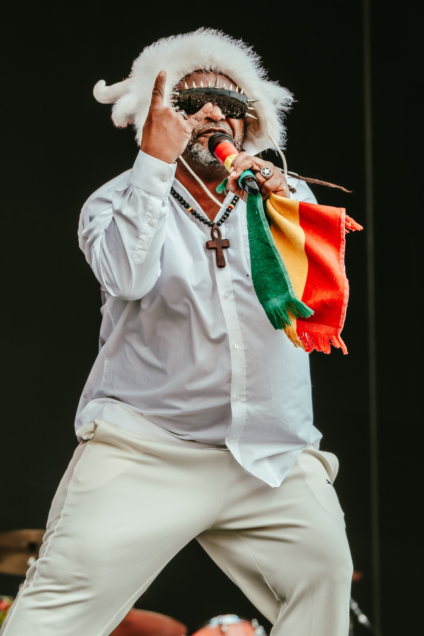 Bereits vor einem Jahrzehnt beim Doppelfestival zu Gast: die Alt-Metal-veteranen aus Wales. – Skindred.