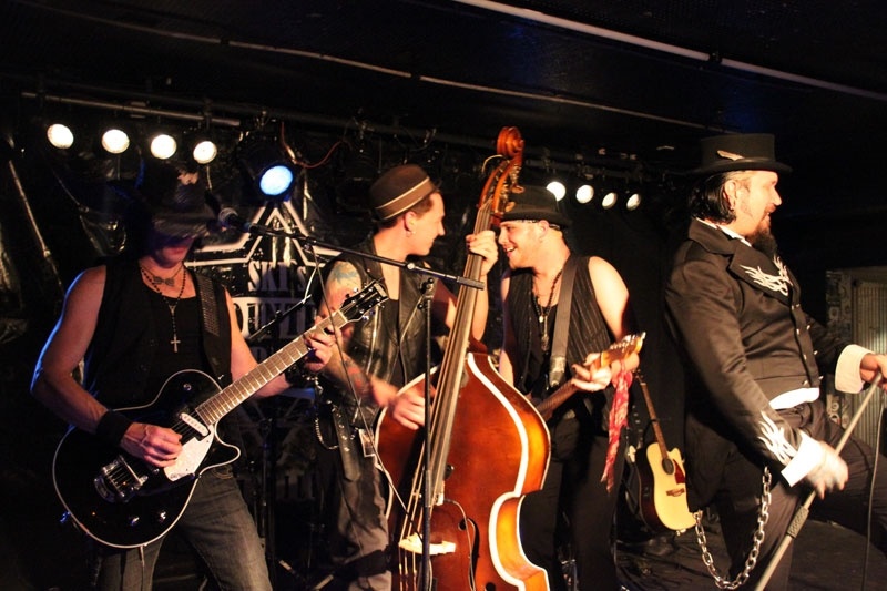 Skis Country Trash – Ski's Country Trash