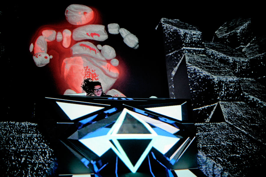 Räumt drei Grammys ab und rockt in Köln: Skrillex – Sonny John Moore aka Skrillex