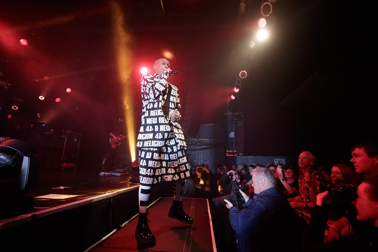 Skunk Anansie – Skin und ihre Männer live in der Domstadt. – Skin und Fans.