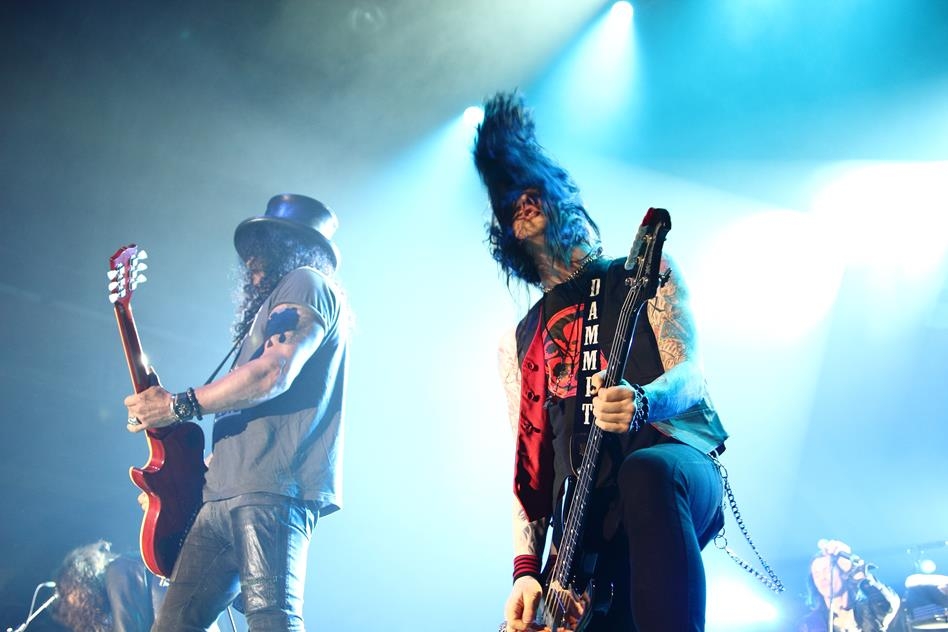 World On Fire: Slash, Myles Kennedy und die Conspirators. – Gibt's nicht!