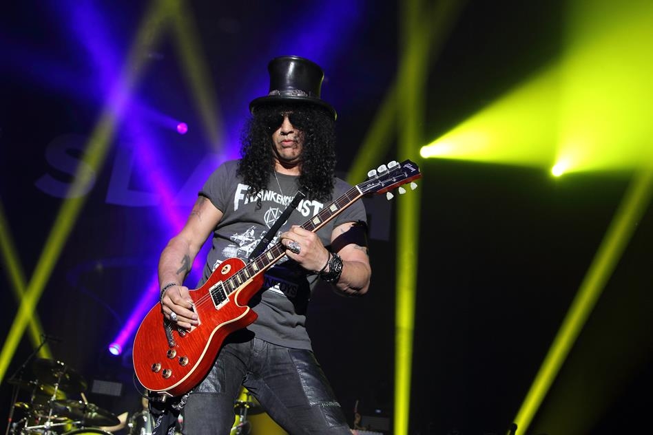 World On Fire: Slash, Myles Kennedy und die Conspirators. – Mit im Gepäck: Jede Menge Riffs.