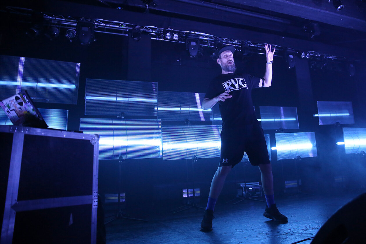 Kommen die Kings of Motz in deine Stadt, rappelt es in der Bude! – Sleaford Mods.