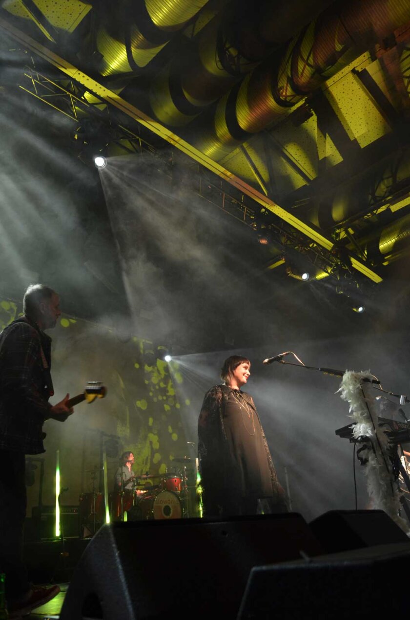 Slowdive – Slowdive.