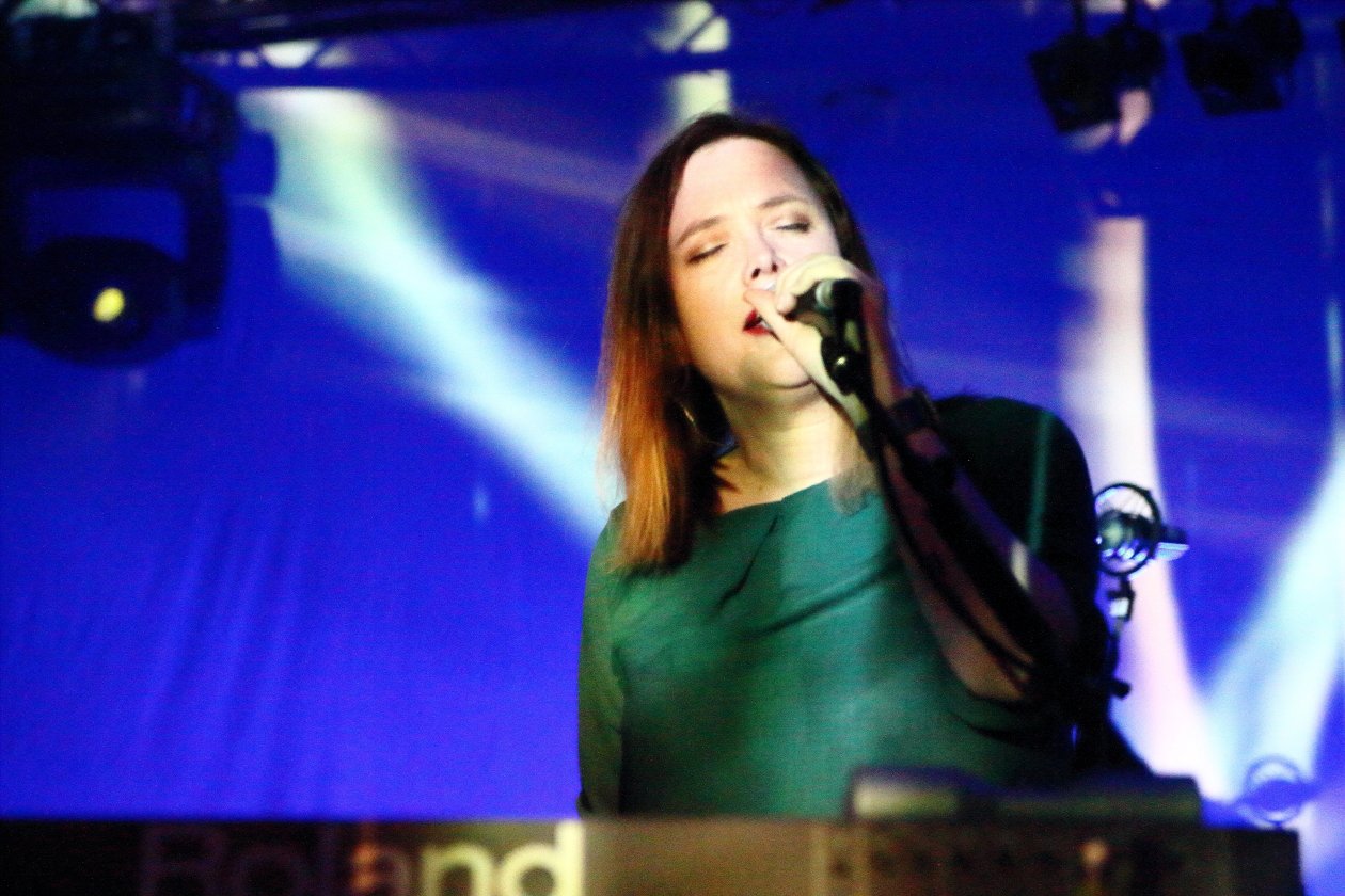 Slowdive – Ausverkauftes Haus in Berlin Kreuzberg - mit dem ersten neuen Song nach 22 Jahren. – Rachel Goswell.