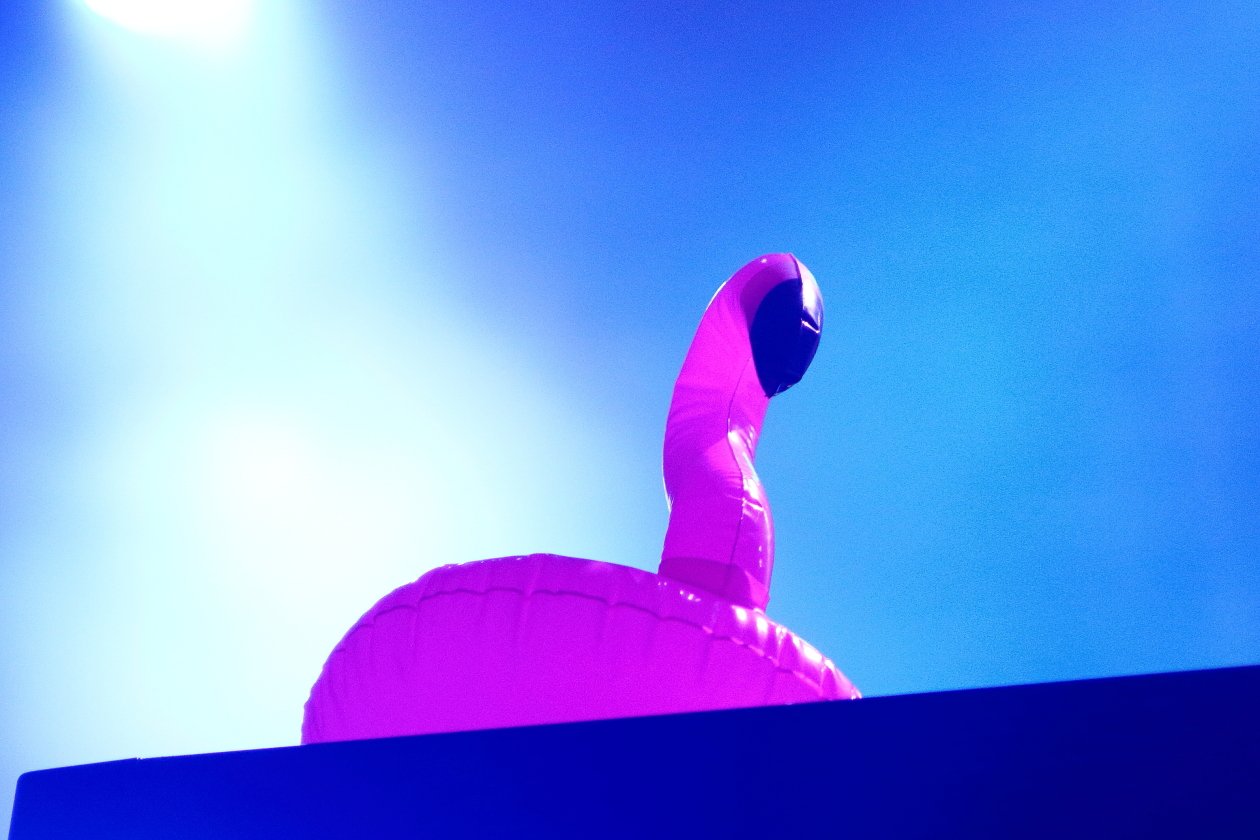 Slowdive – Ausverkaufte Show der Shoegaze-Pioniere am Tag der Deutschen Einheit. – Atmosphäre pur.