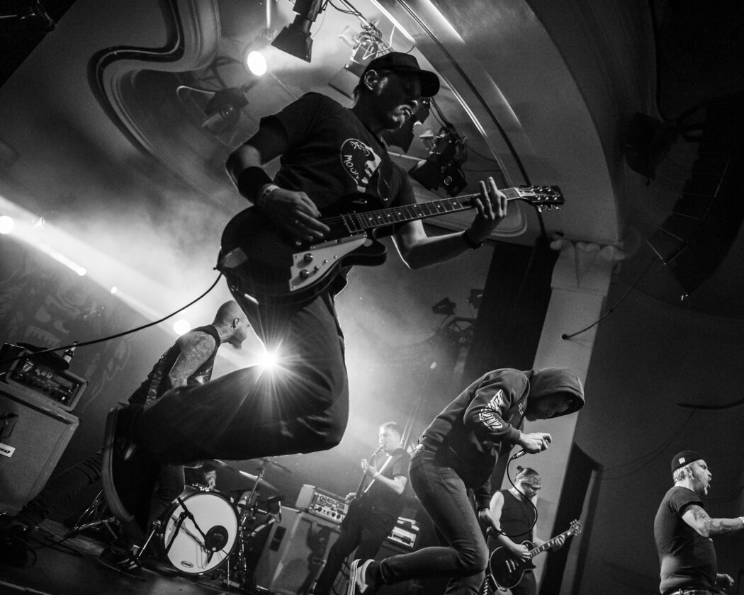 Weihnachts-Pogo mit der Kieler Punk'n'Roll-Dampframme. – Smoke Blow.