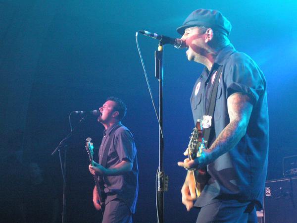 Social Distortion – Mike Ness und seine Jungs gehören noch lange nicht zum alten Eisen. – 