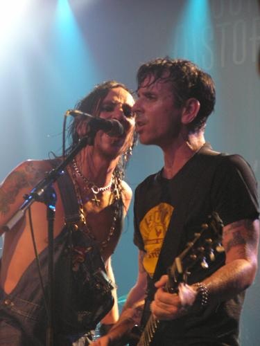 Social Distortion – Mike Ness und seine Jungs gehören noch lange nicht zum alten Eisen. – 
