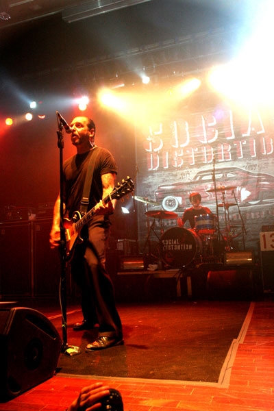 30 Years of Underground Rock'n'Roll. – Social Distortion