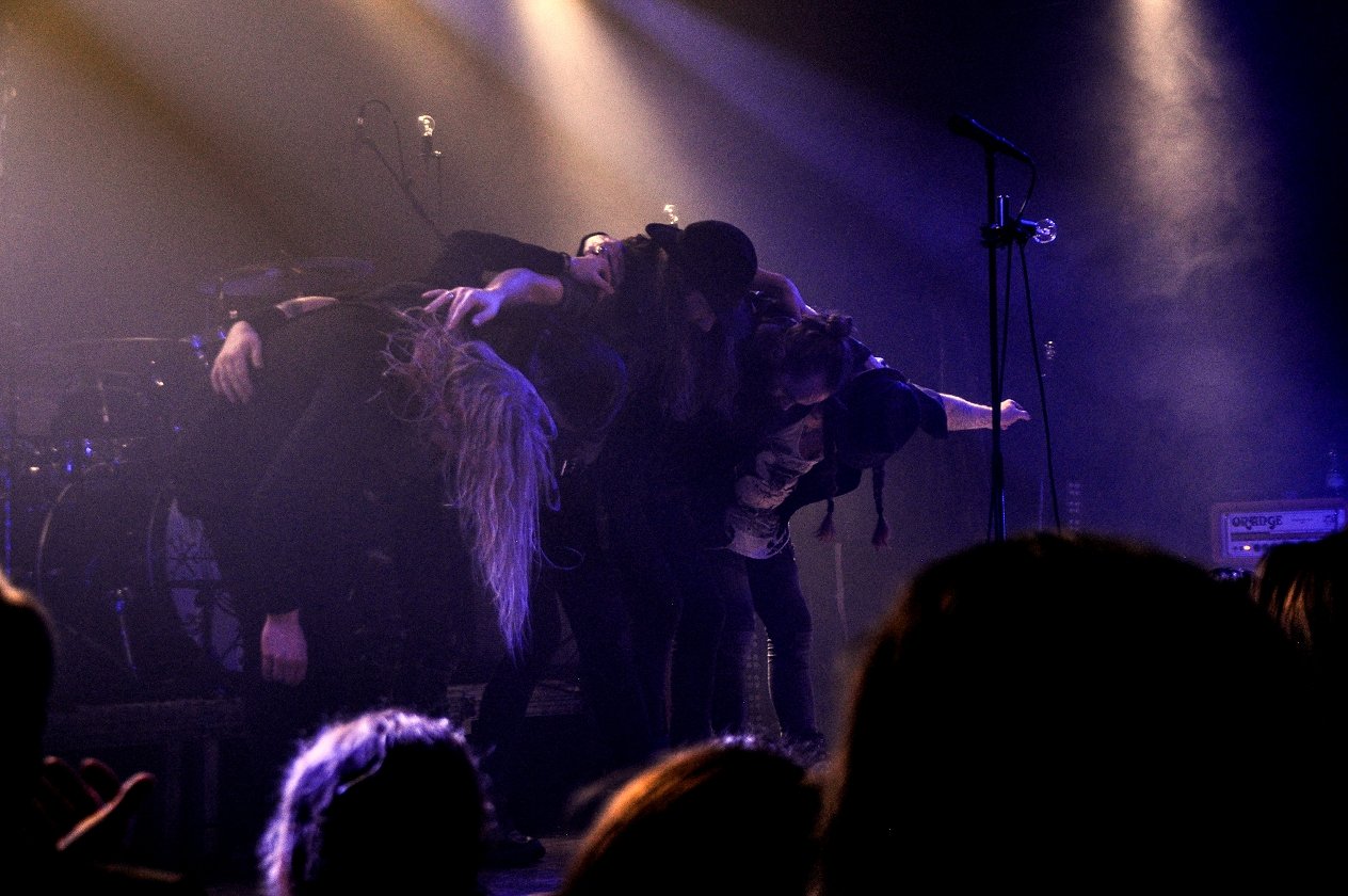 Als Live-Quintett bringen Sólstafir "Berdreyminn" nach Deutschland. – … danke!