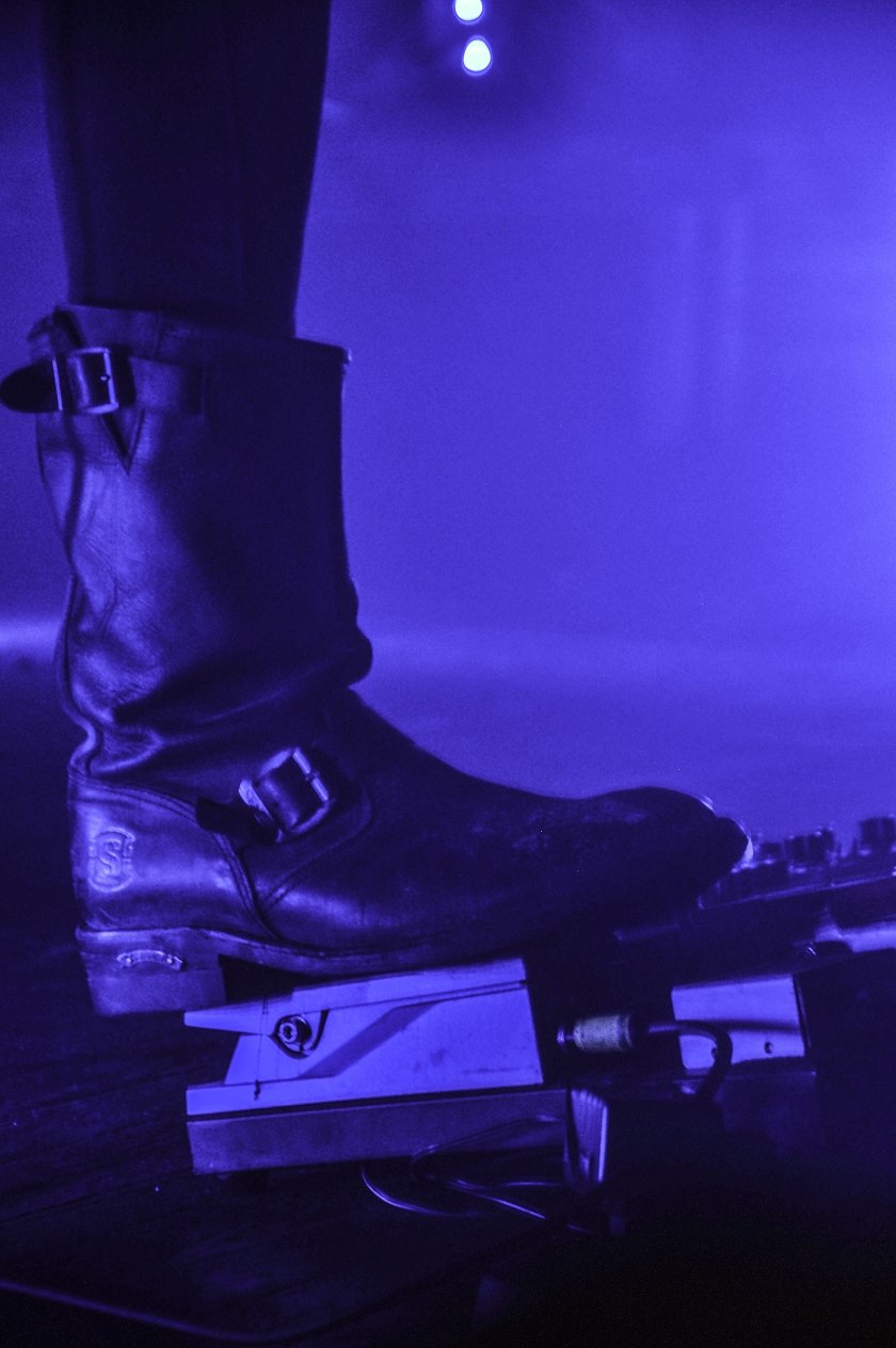 Als Live-Quintett bringen Sólstafir "Berdreyminn" nach Deutschland. – Stiefel.