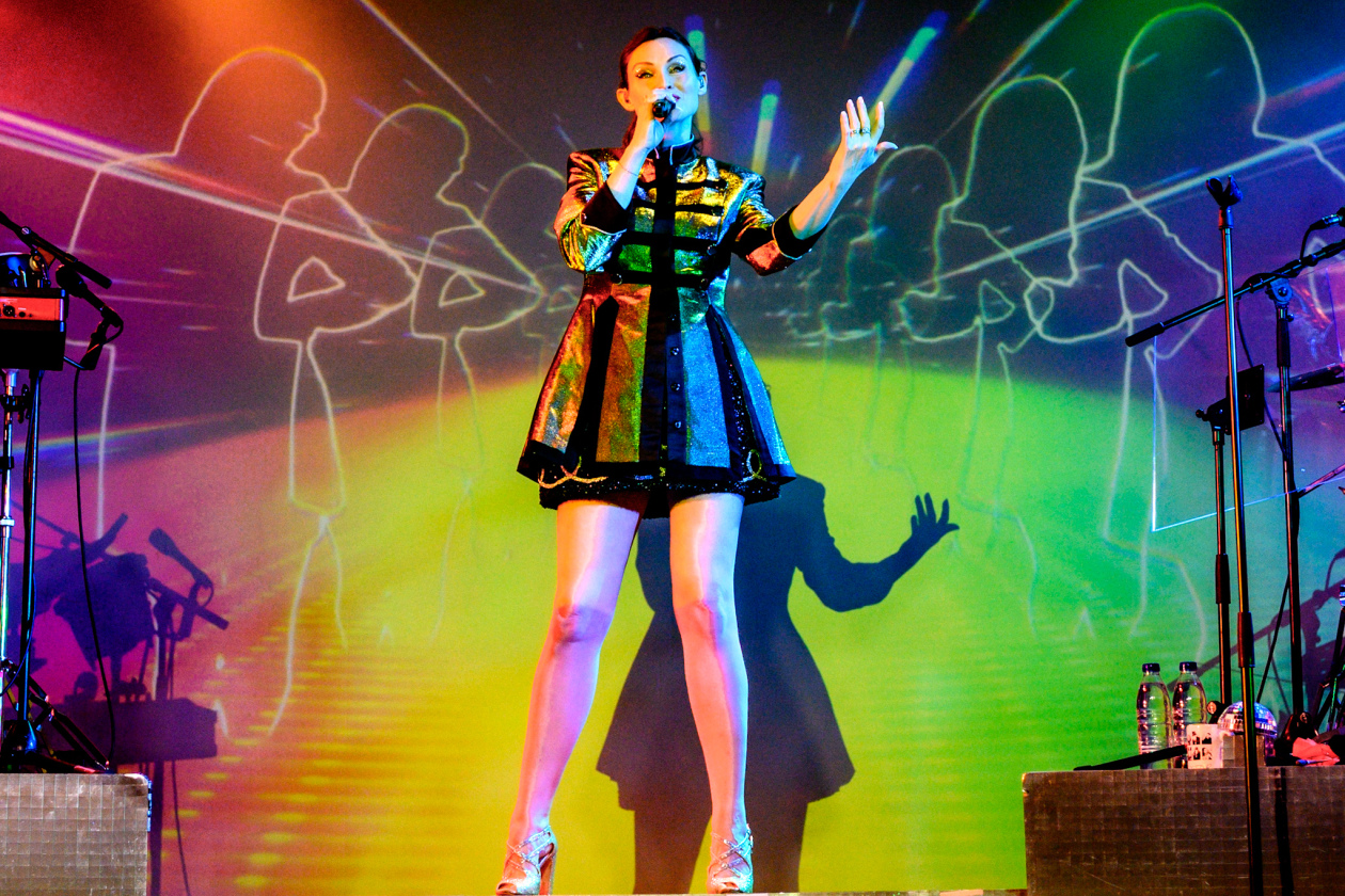 Sophie Ellis-Bextor – Sophie Ellis-Bextor.