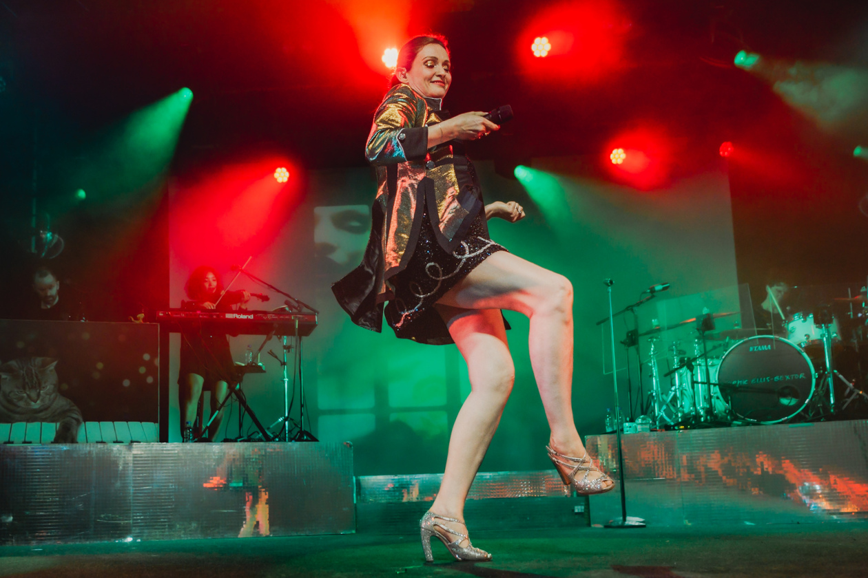 Sophie Ellis-Bextor – Sophie Ellis-Bextor.