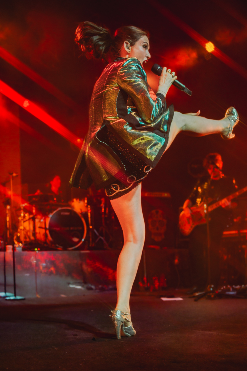 Sophie Ellis-Bextor – Sophie Ellis-Bextor.