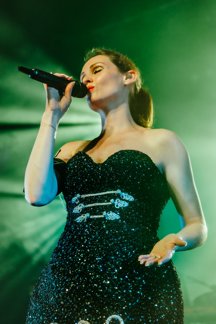 Sophie Ellis-Bextor – Sophie Ellis-Bextor.