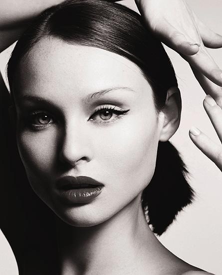 Sophie Ellis-Bextor – Promoshots von der vielseitigen Schönen. – 